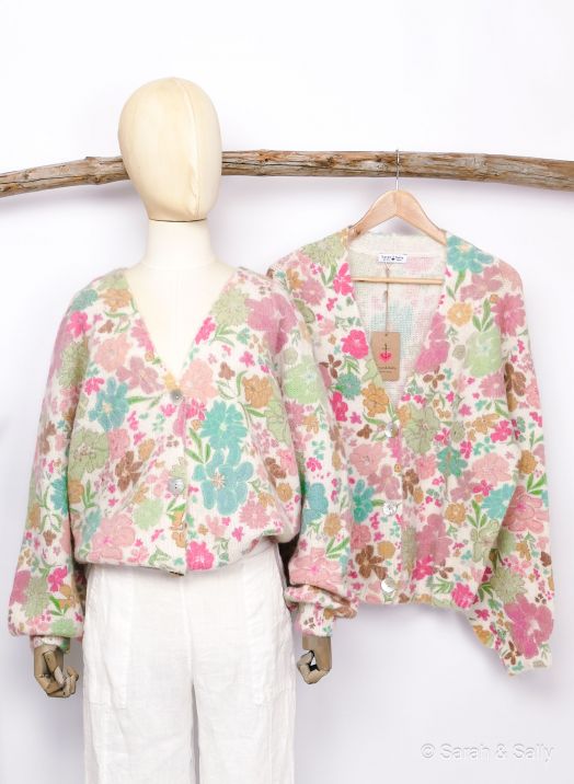 Strickjacke Alpaka mit Blumenmuster